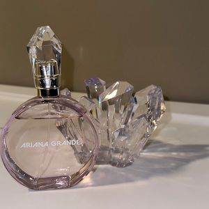 Ariana Grande R.E.M. perfume